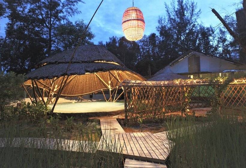 فندق Dugong Village Green