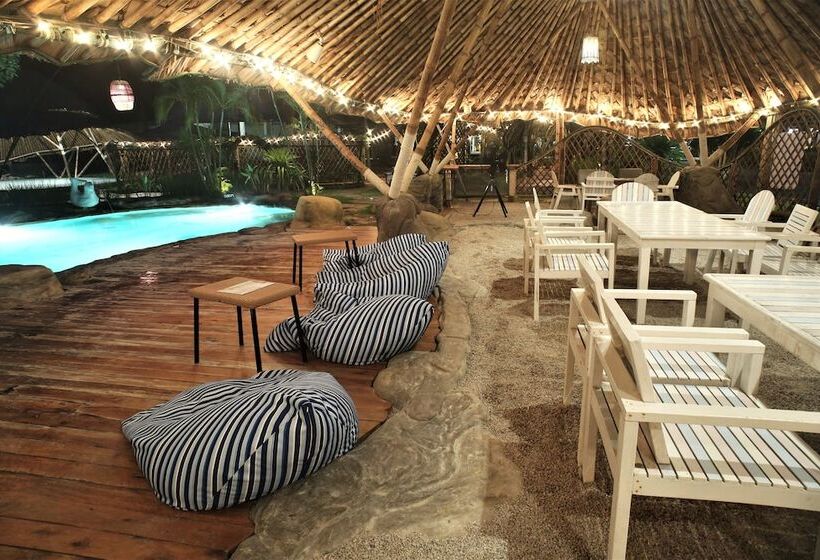 فندق Dugong Village Green