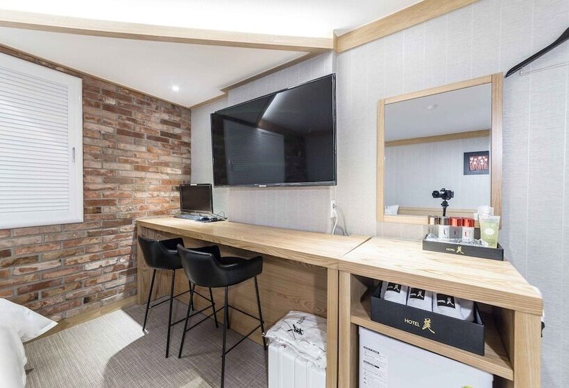 בית מלון כפרי Geumjeong Us