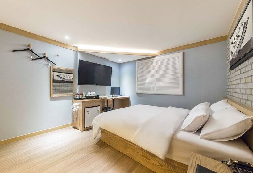 בית מלון כפרי Geumjeong Us