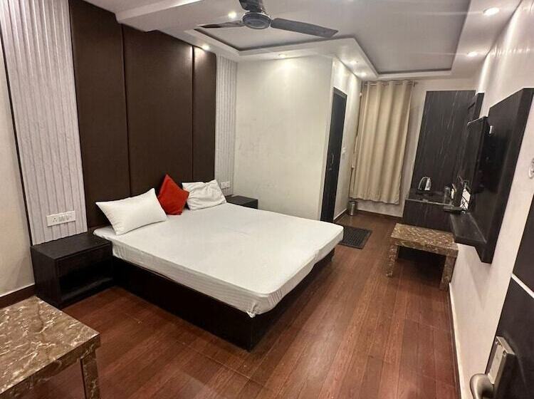 בית מלון כפרי Goroomgo Dolls Inn Nainital