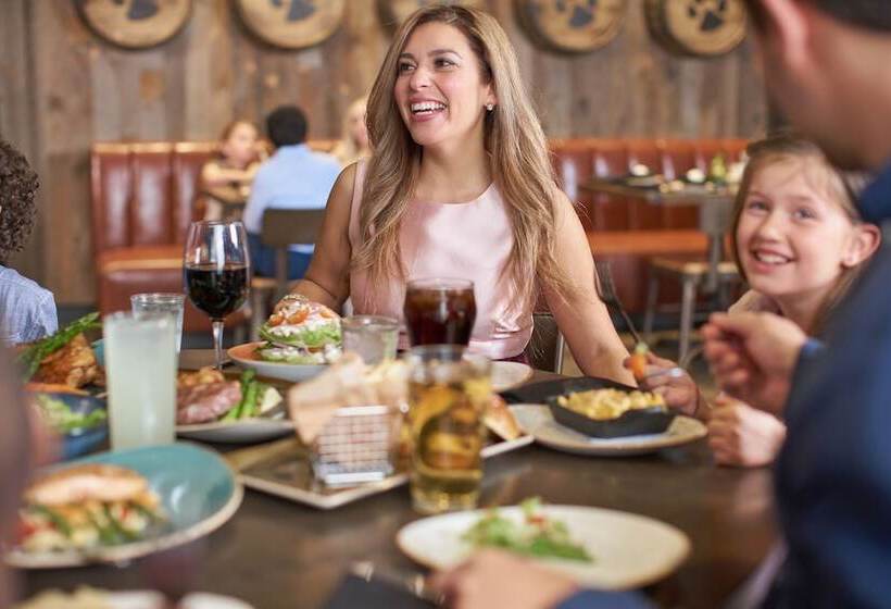 فندق Great Wolf Lodge Manteca