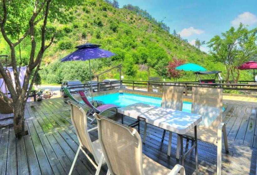 בית מלון כפרי Hongcheon Orange Pekoe Pension