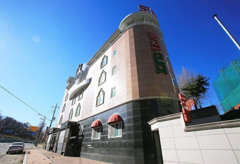 בית מלון כפרי Ilsan Click