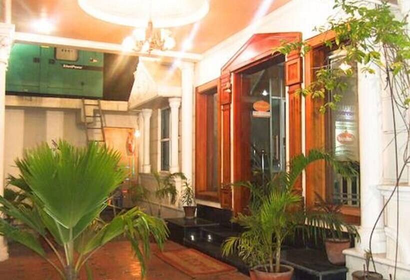 בית מלון כפרי Kumaran Residency