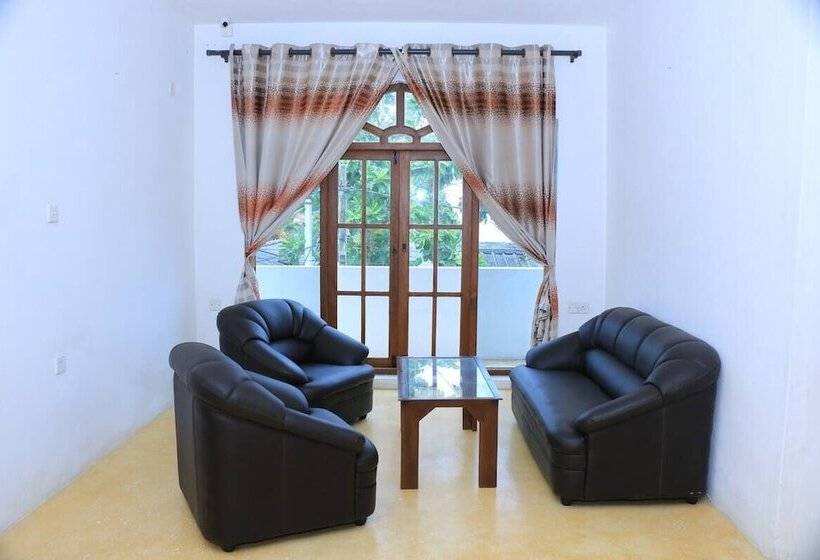 فندق Nathariya Negombo