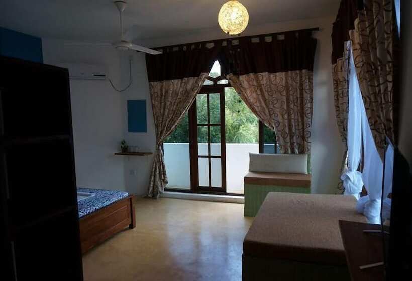 فندق Nathariya Negombo