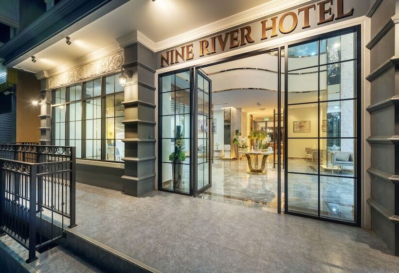 酒店 Nine River