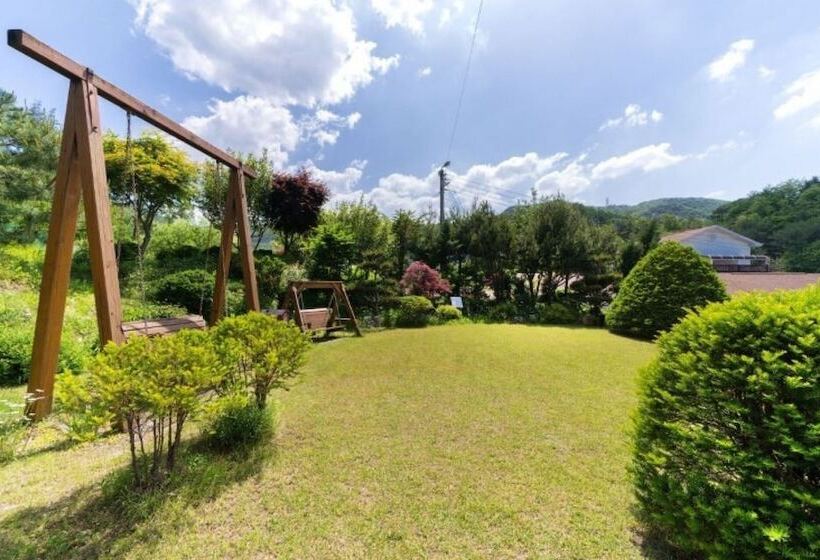 Отель Pocheon Good Terrace Pension