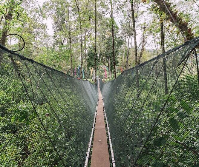 בית מלון כפרי Roxy Telok Serabang