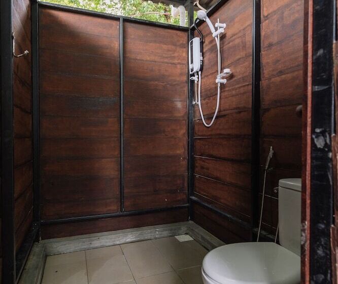 בית מלון כפרי Roxy Telok Serabang