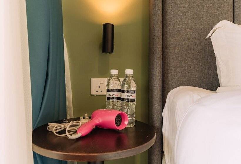 فندق Roxy Telok Serabang