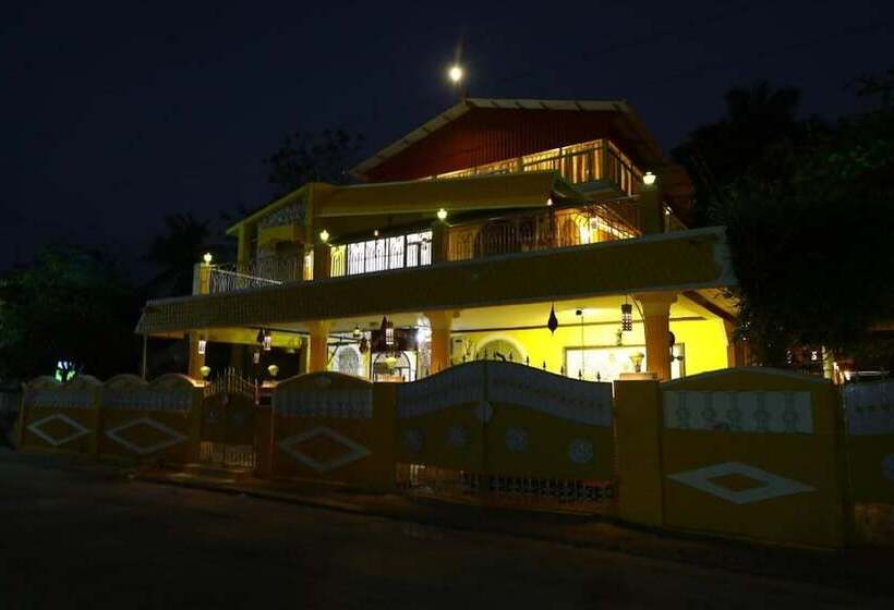 Отель Royal House And Park