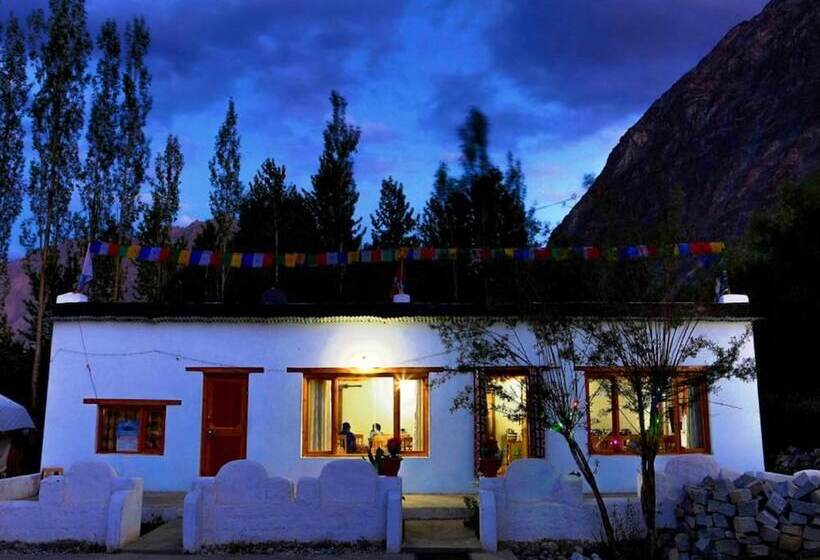 فندق Tih Alpenglow Camp   Nubra