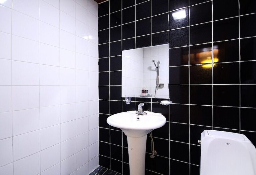 فندق على الطريق Andong Okdong Sapphire