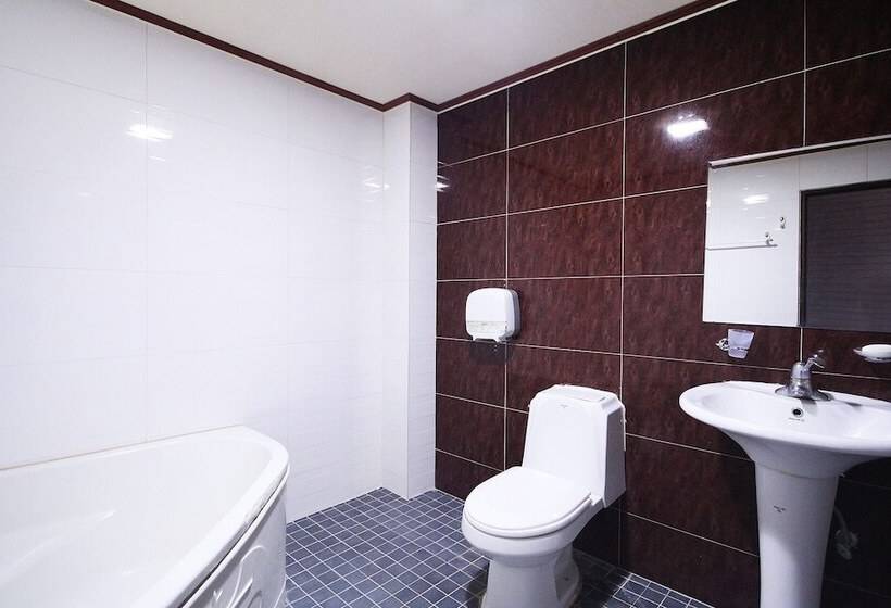 فندق على الطريق Andong Okdong Sapphire