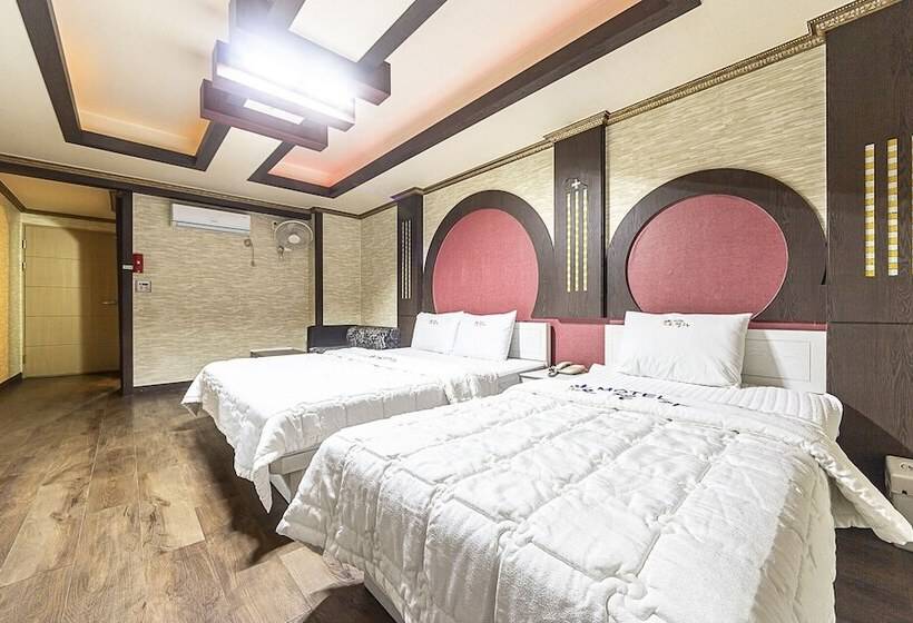 מוטל Andong Rosella