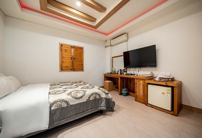 מוטל Anseong Hill House