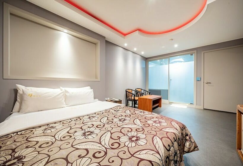 מוטל Anseong Hill House