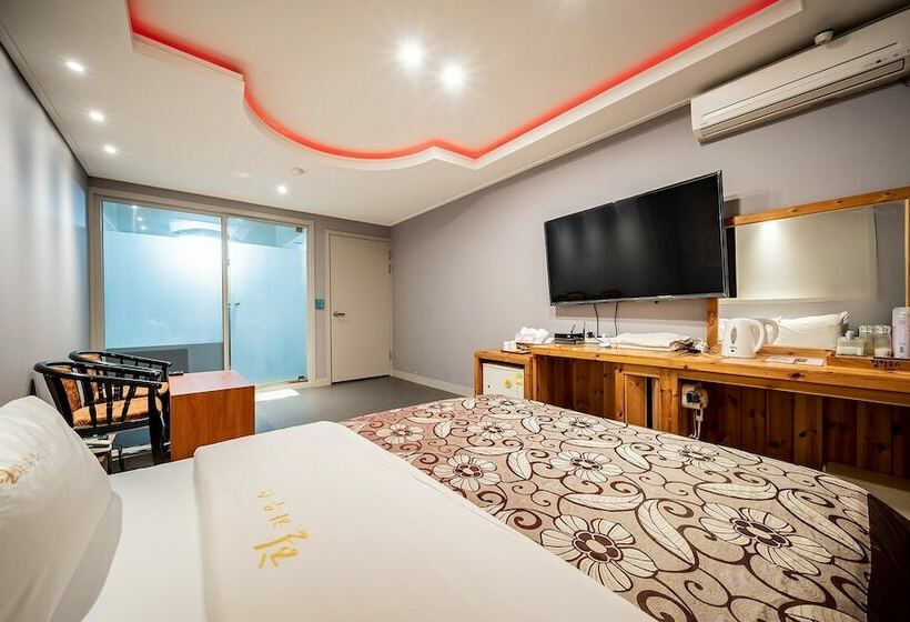 מוטל Anseong Hill House