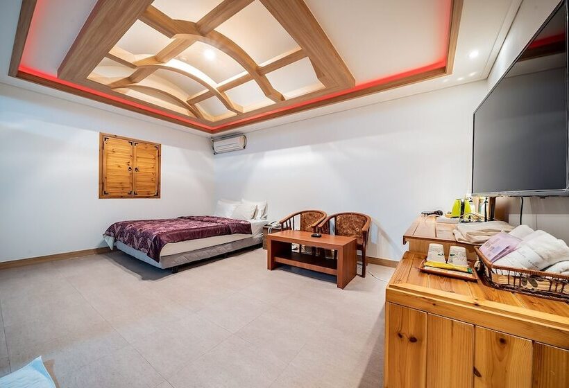 מוטל Anseong Hill House