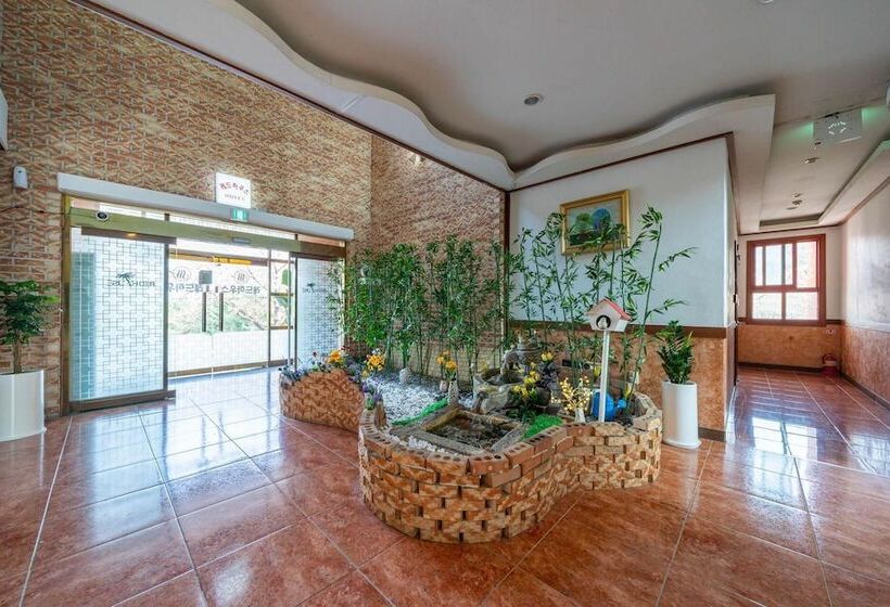 מוטל Asan Red House