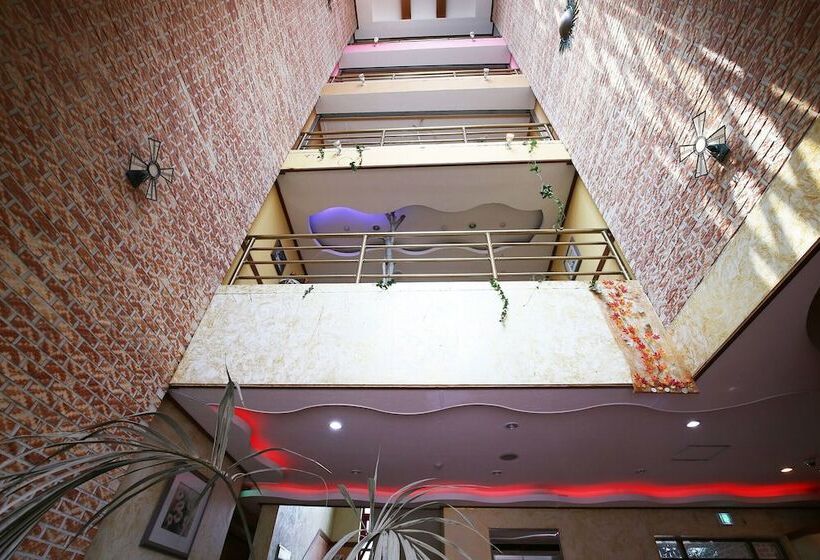 מוטל Asan Red House