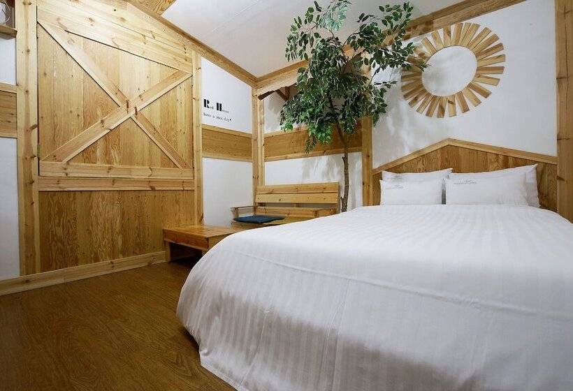 מוטל Asan Red House