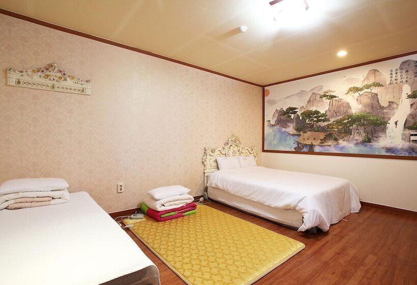 מוטל Asan Red House