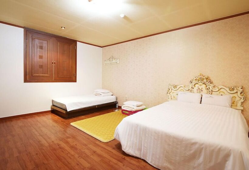 מוטל Asan Red House