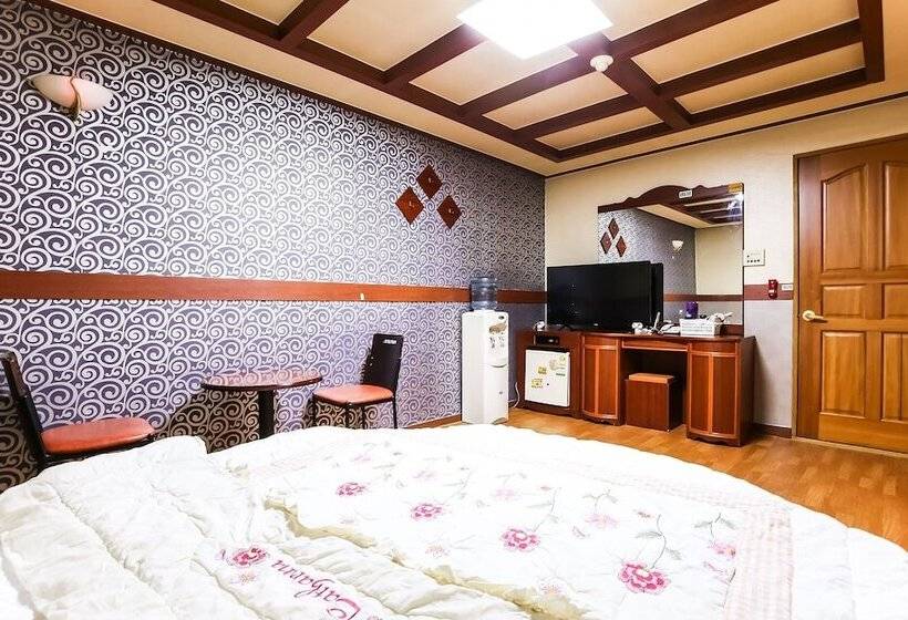 מוטל Bora Cheongju