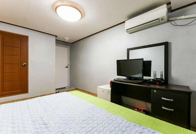 Motel Boryeong Woori Beach