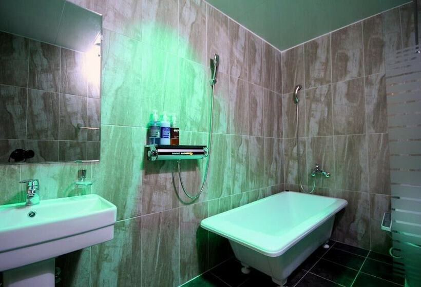 מוטל Buan Gyeokpo Some