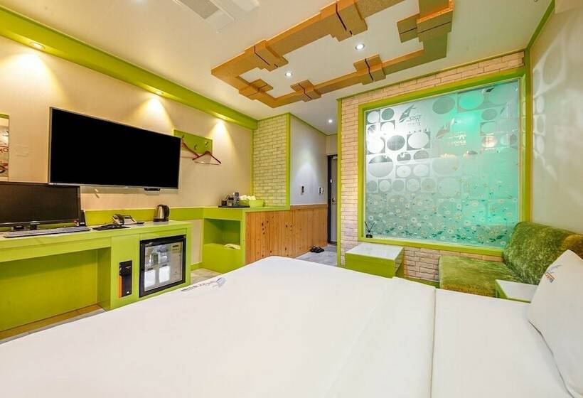 מוטל Buan Gyeokpo Some