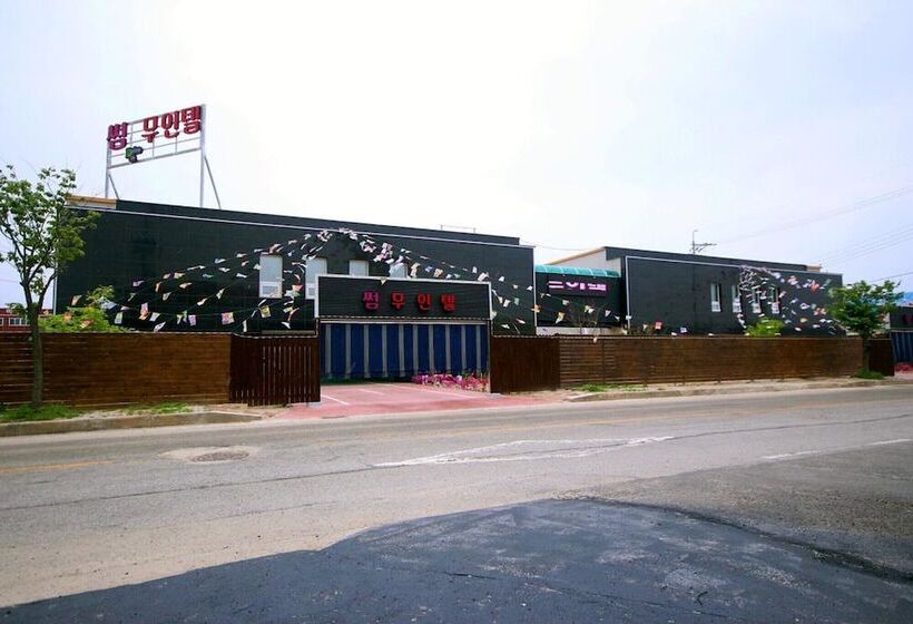 מוטל Buan Gyeokpo Some