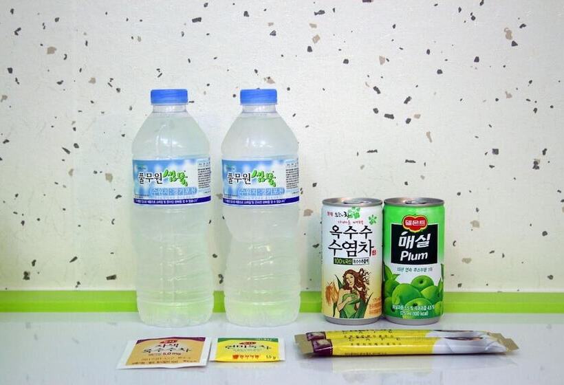 מוטל Buan Gyeokpo Some