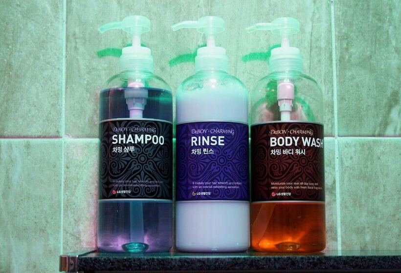 מוטל Buan Gyeokpo Some