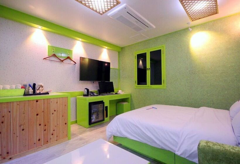 מוטל Buan Gyeokpo Some