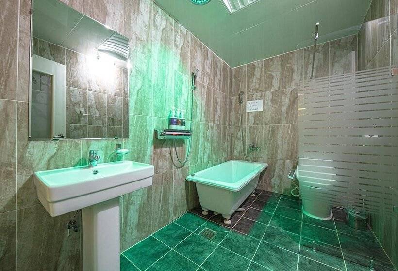 מוטל Buan Gyeokpo Some