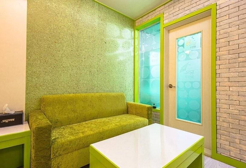 מוטל Buan Gyeokpo Some