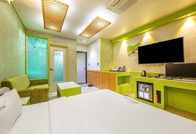 מוטל Buan Gyeokpo Some