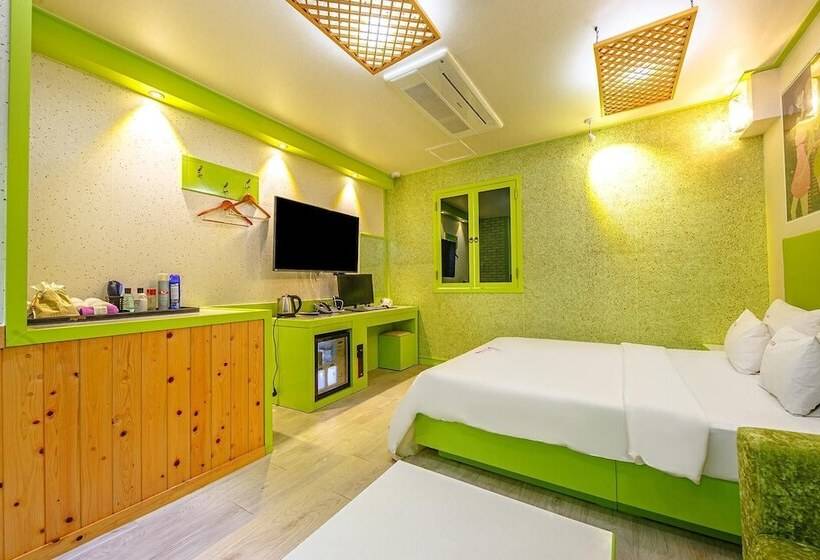 מוטל Buan Gyeokpo Some