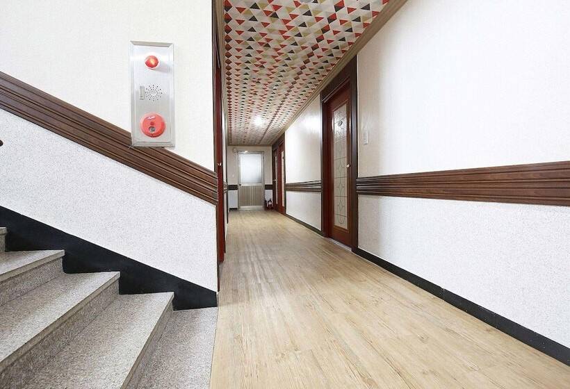 汽车旅馆  Buyeo Moonstone