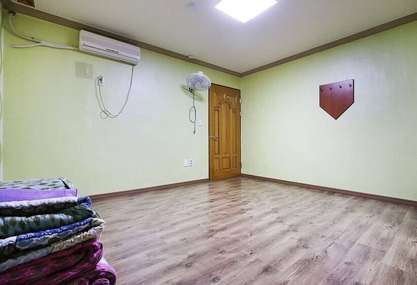 汽车旅馆  Buyeo Moonstone