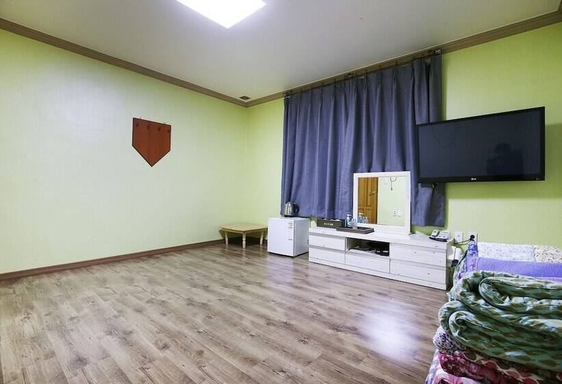 汽车旅馆 Buyeo Moonstone