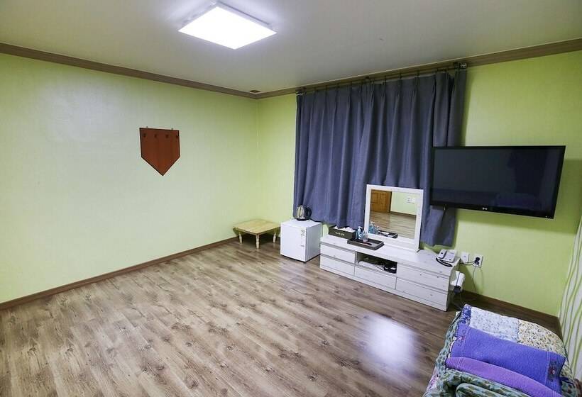 汽车旅馆  Buyeo Moonstone