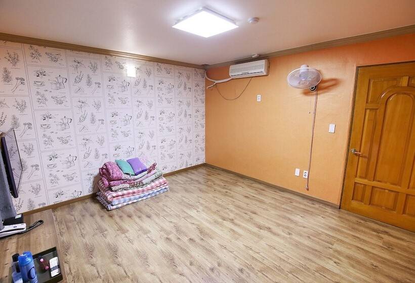 汽车旅馆  Buyeo Moonstone