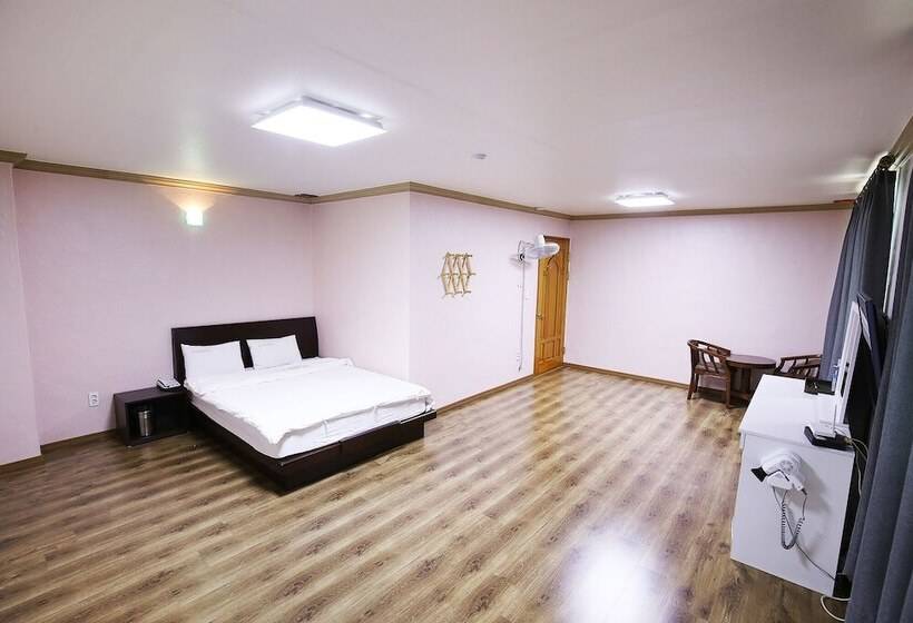 汽车旅馆  Buyeo Moonstone