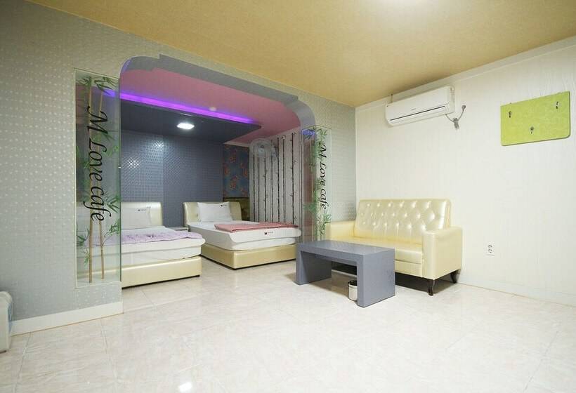 فندق على الطريق Changnyeong Namji M