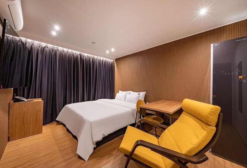 모텔 Changwon Palyongdong Hotel Tt